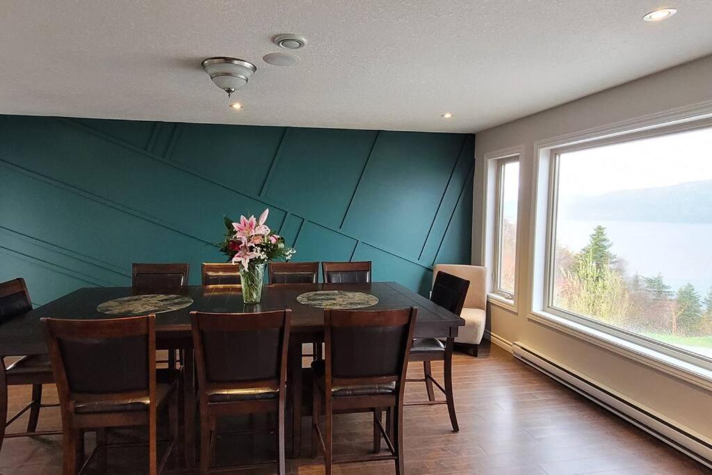 Coastal Lookout Suites Корнър Брук Екстериор снимка