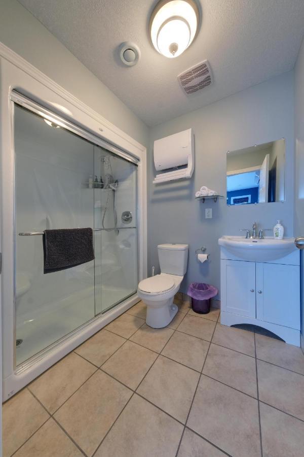 Coastal Lookout Suites Корнър Брук Екстериор снимка