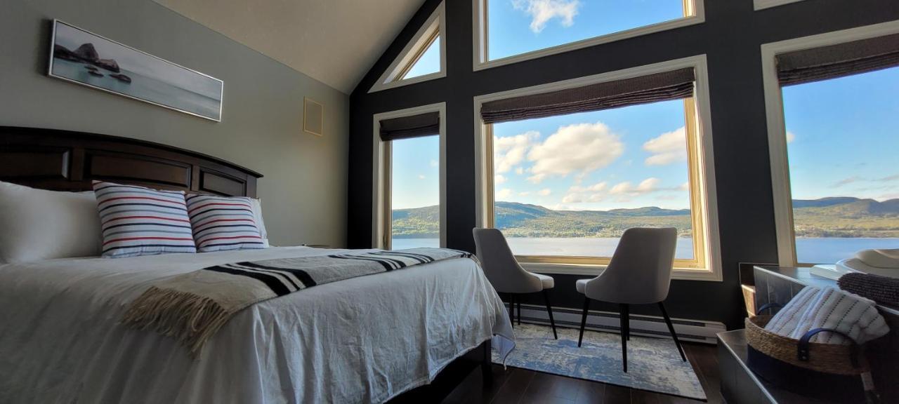 Coastal Lookout Suites Корнър Брук Екстериор снимка