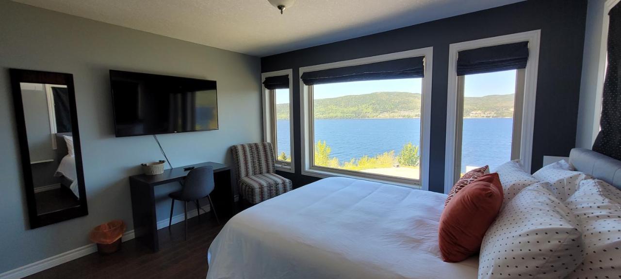 Coastal Lookout Suites Корнър Брук Екстериор снимка