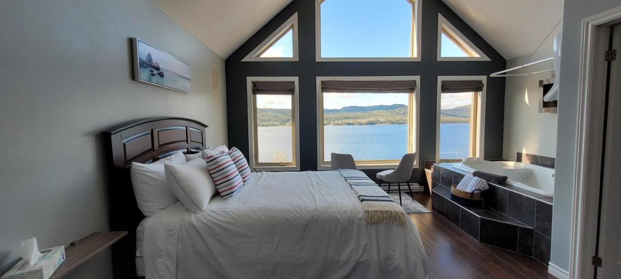 Coastal Lookout Suites Корнър Брук Екстериор снимка